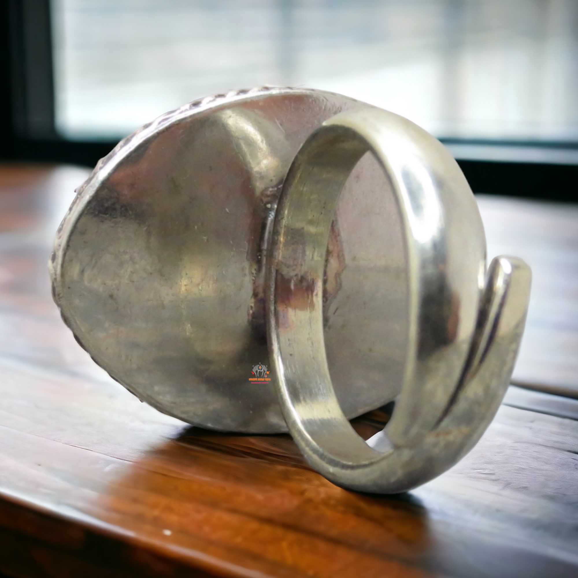 Stone Inlaid Finger Ring
